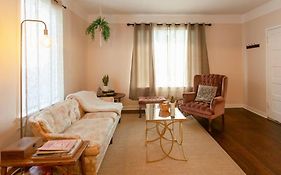 Classic & Cozy Apartments - Parking & Close To Dw