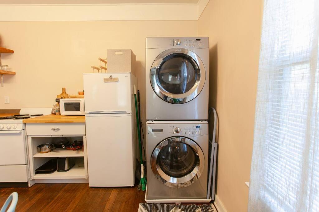 Classic & Cozy Apartments - Parking & Close To Dw Medford Exterior photo